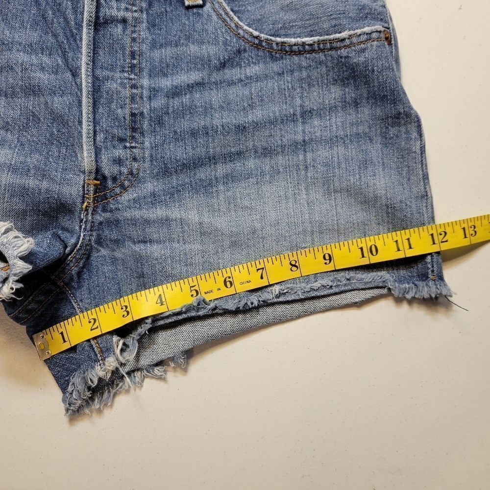 Levi's 501 Women's Cotton Denim Jean Shorts Distressed Cutoff - Picture 9 of 10